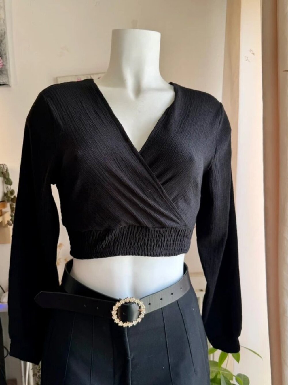 Black short wrap top – Divided by H&M – XS –